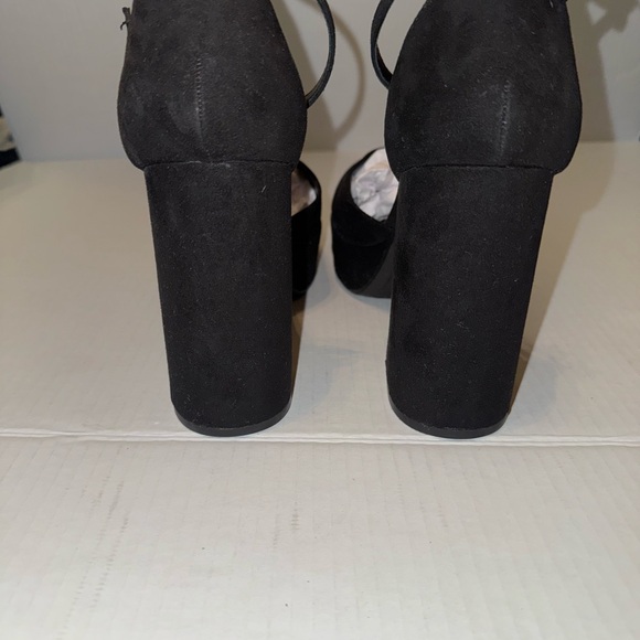 Elegant Black Women's Heels - Picture 5 of 7